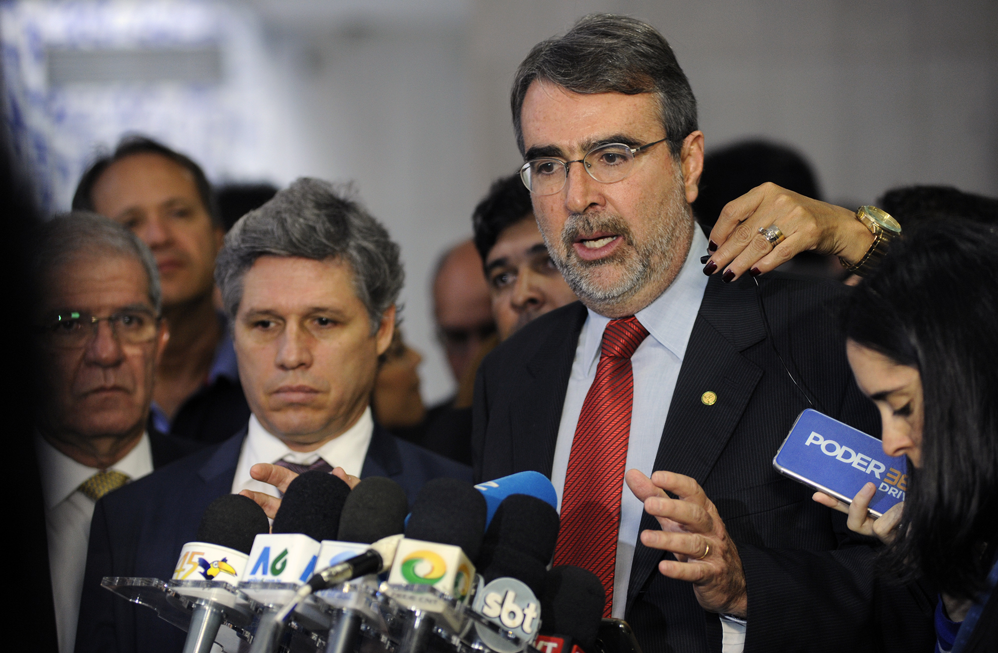 Henrique Fontana (PT-RS) denuncia privilégio de deputados da base do governo.