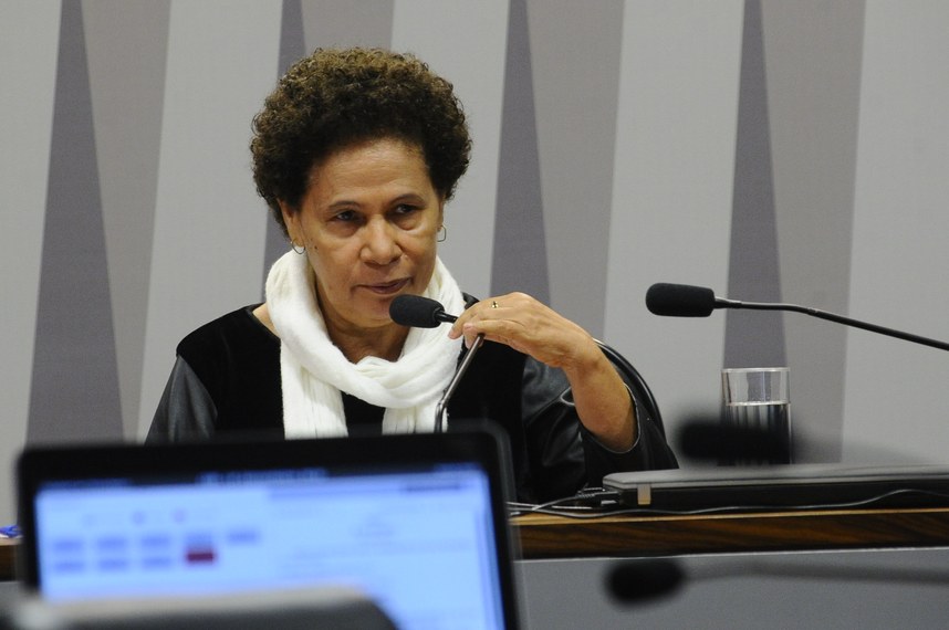 Senadora Regina Sousa presidente da CDH