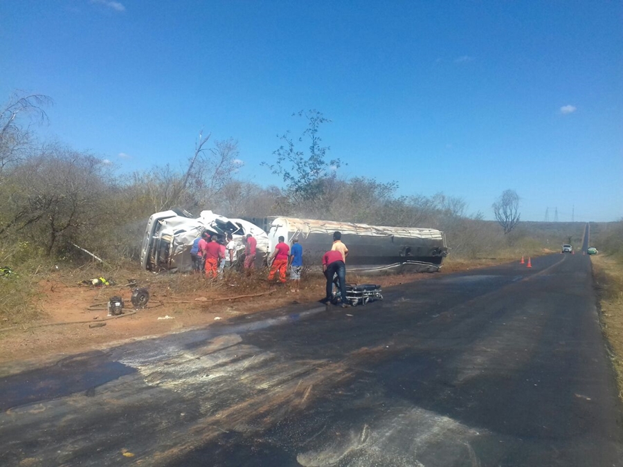Acidente com caminhão tanque