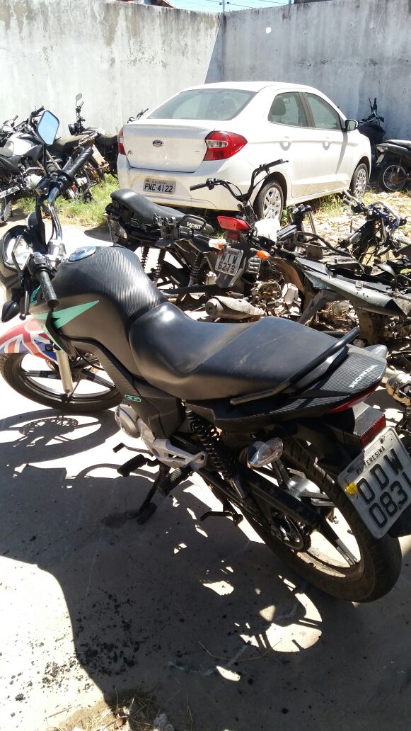 A Moto roubada encontrada no Parque Universitário