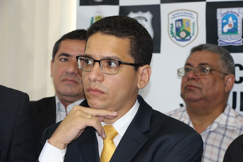Secretário de Justiça Daniel Oliveira
