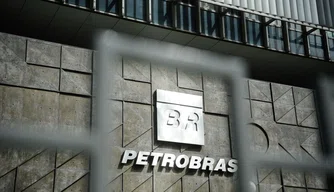 Petrobras registra lucro d 4,8 bilhões no primeiro semestre.