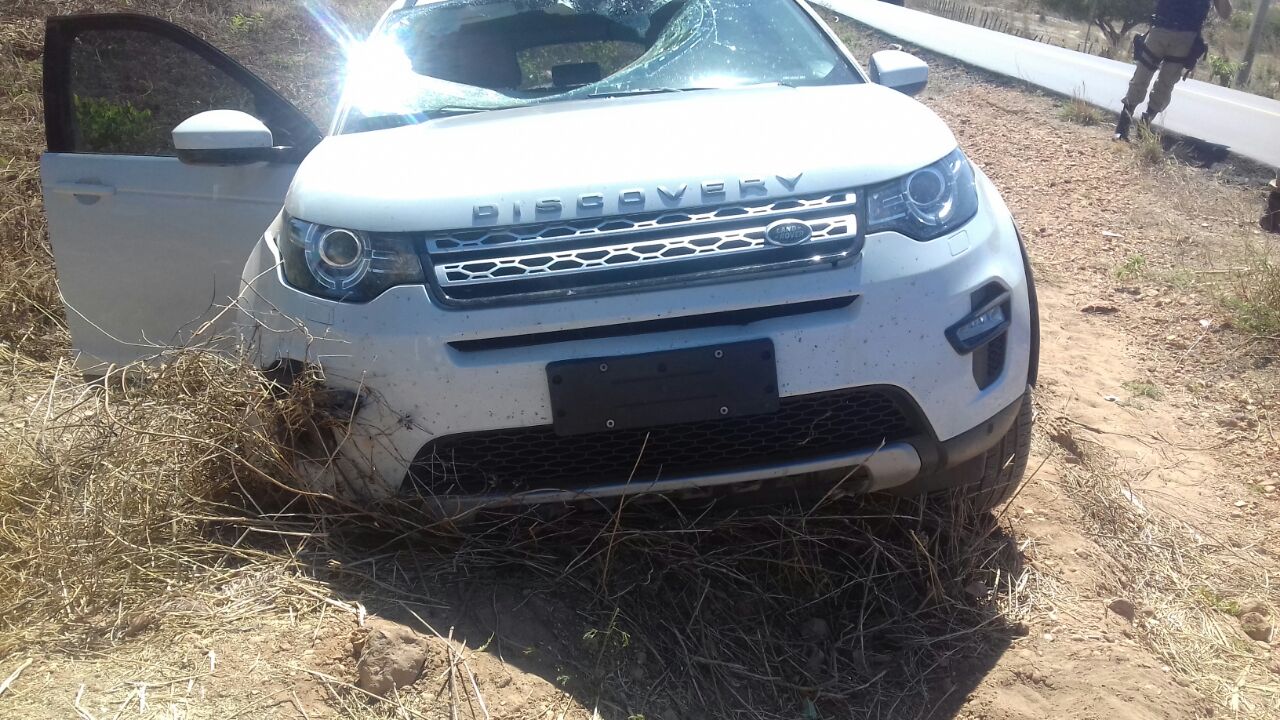 Os envolvidos no acidente estavam em uma Land Rover/Discovery SPT TD4 HSE 7L.