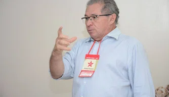 Presidente Estadual do PT Assis Carvalho