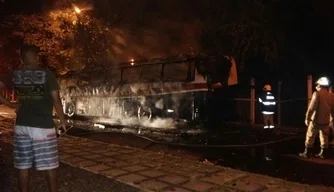 Ônibus incendiado em Teresina