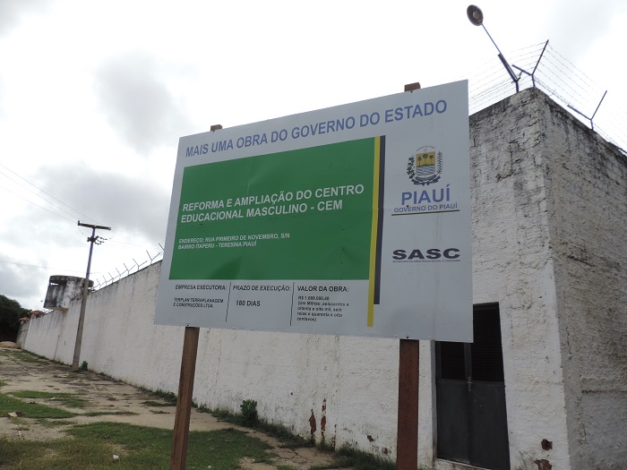 Fachada do Centro Educacional Masculino (CEM).