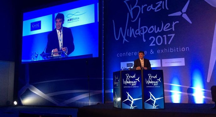 Wellington Dias fala sobre a energia eólica no Piauí na abertura do Brazil WindPower.