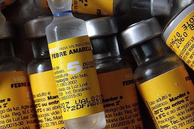Vacina contra febre amarela.