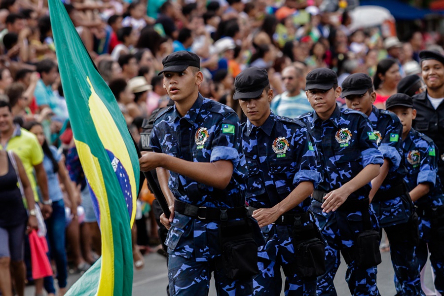 Desfile do 7 de Setembro foi composto por mais de 6 mil pessoas.