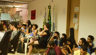 Estudantes da UFPI organizam evento para comemorar um ano após a ocupação da reitoria.