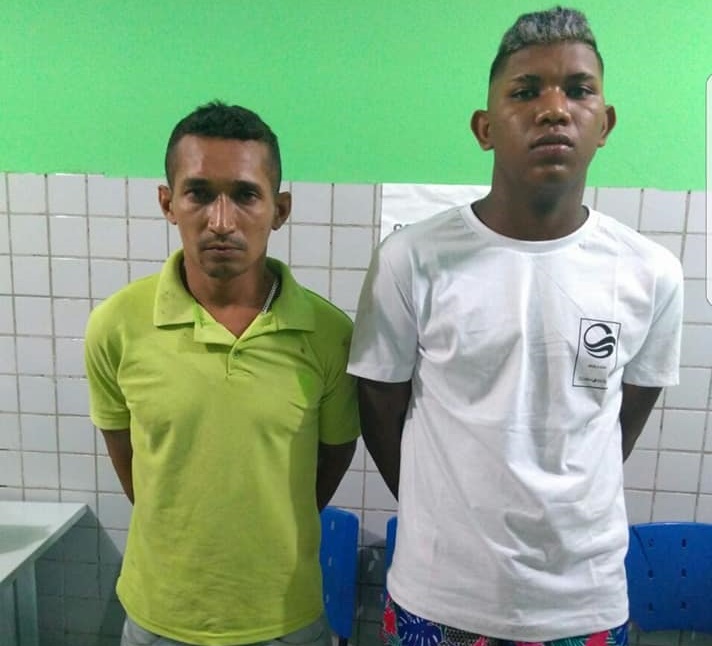 Homens são presos sob a acusação de roubo no Parque Brasil III.