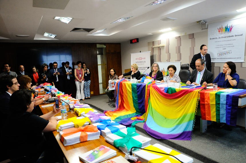 CDH do Senado recebe proposta do Estatuto da Diversidade Sexual.