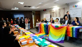 CDH do Senado recebe proposta do Estatuto da Diversidade Sexual.
