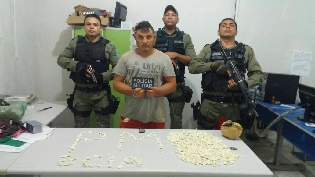 Homem é preso com 520 papelotes de cocaína em São Miguel do Tapuio.