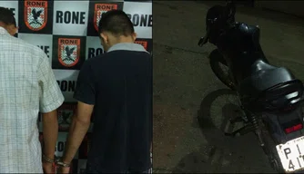 Dupla apreendida com moto roubada no Parque Brasil III.