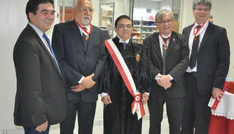 Reitor e demais homenageados com a Comenda da Ordem Piauiense do Mérito Judiciário do Trabalho.