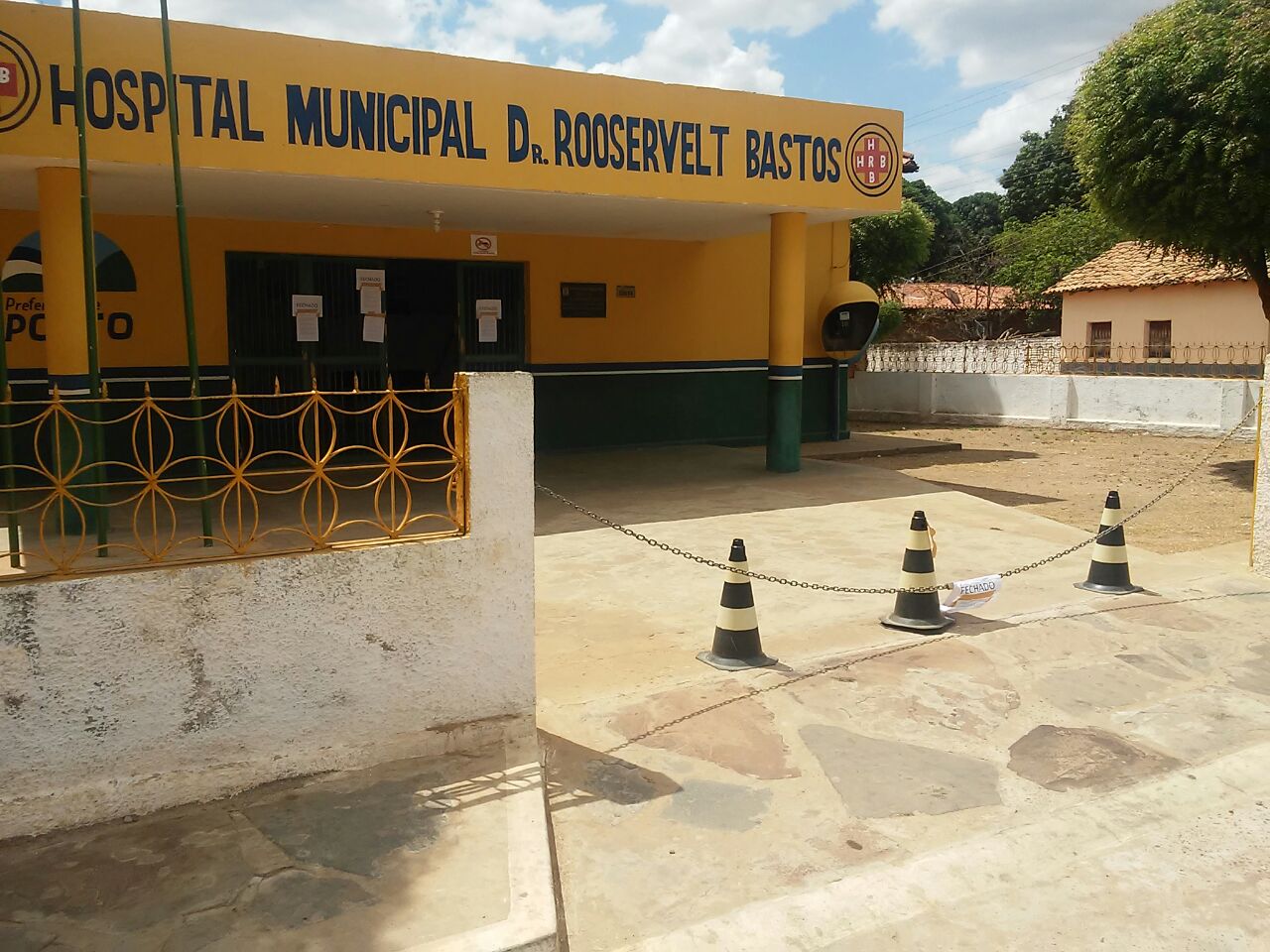 Hospital Municipal Dr. Roosevelt Bastos no município de Porto.