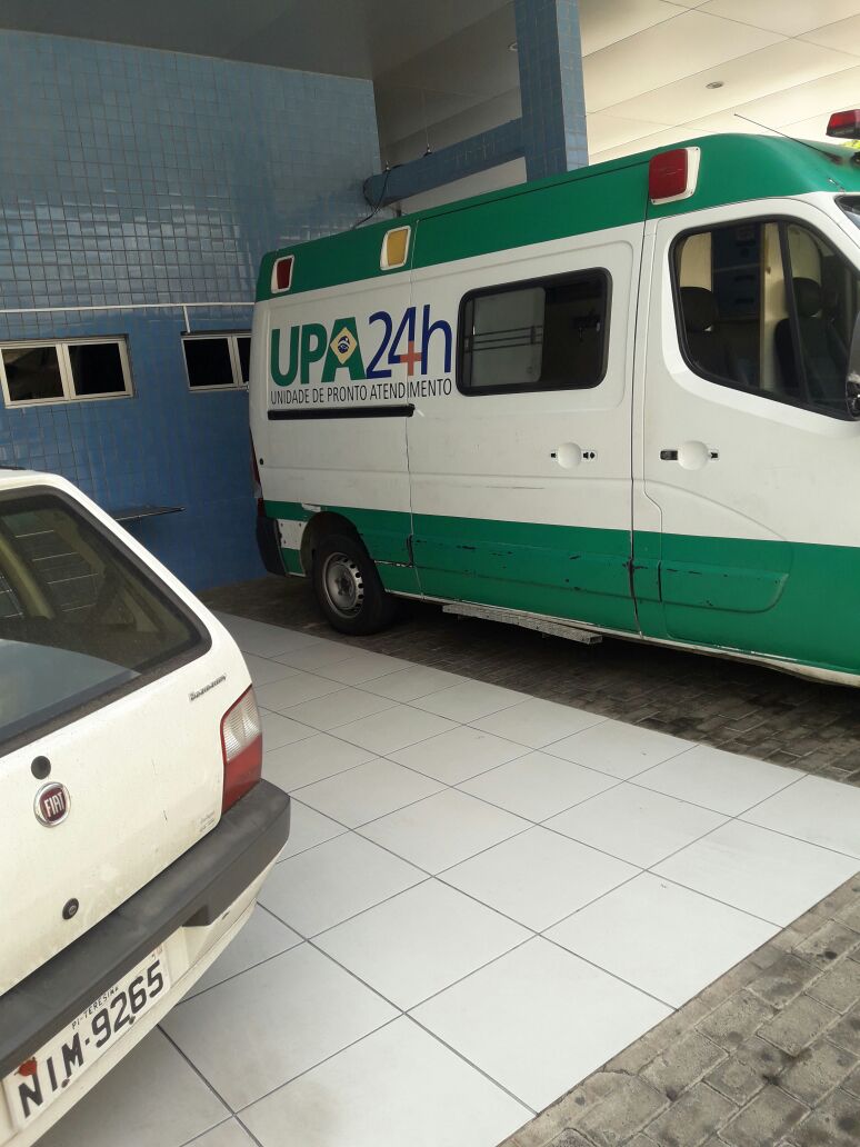 A única ambulância do local estaria com problemas mecânicos.