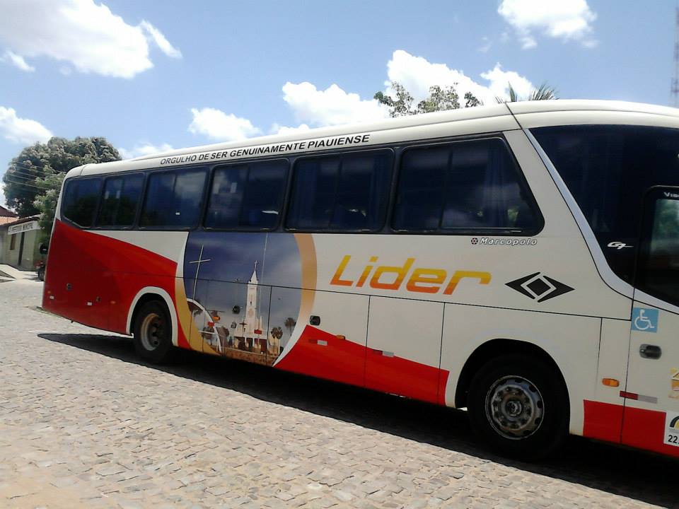 Ônibus da empresa Líder