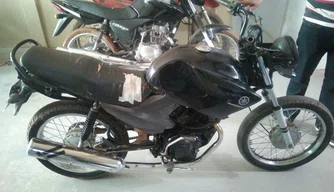 Motocicleta recuperada pela polícia