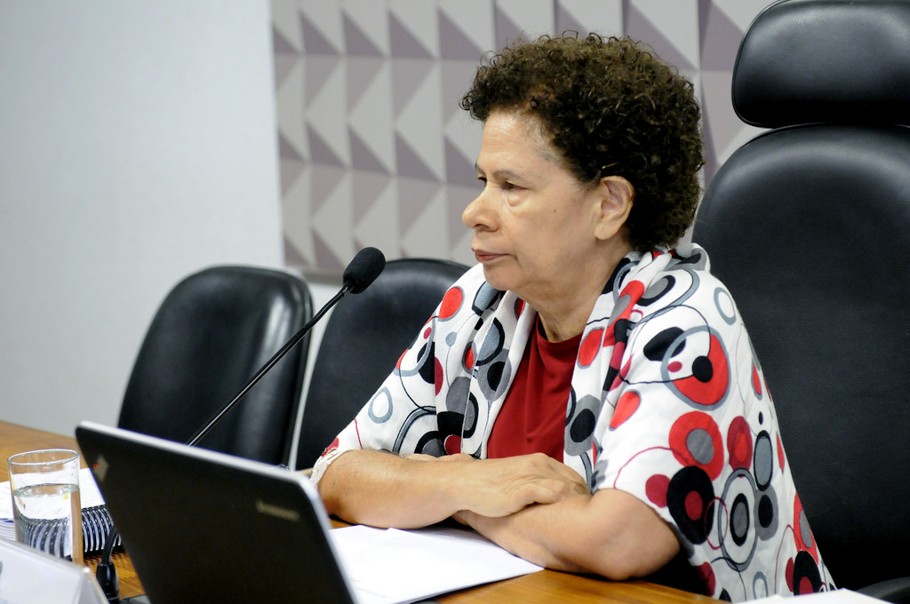 Senadora critica intervenção de Temer