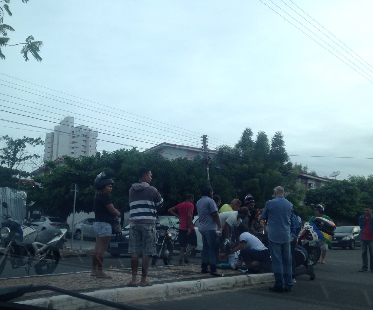 Acidente na avenida Jóquei Clube