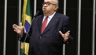 Heráclito Fortes elogia Congresoso Nacional por aprovar intervenção federal no Rio de Janeiro.