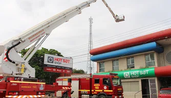 Corpo de Bombeiros de Teresina foi acionado e realizou o controle das chamas