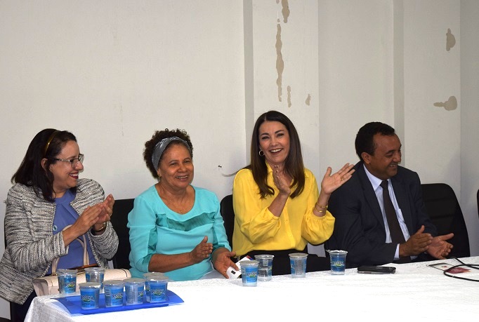 Senadora Regina Sousa ao lado da vice-governadora e do Reitor Nouga Cardoso na inauguração do NUPIDH.