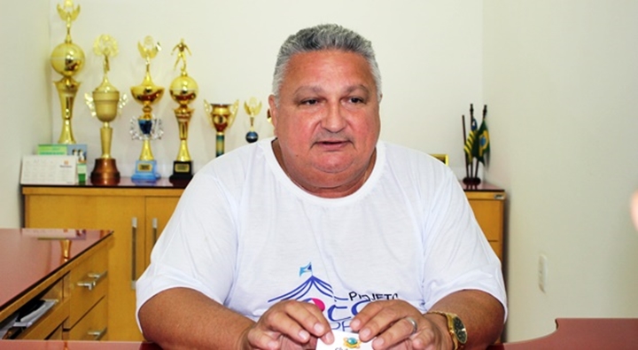 O prefeito de Lagoinha do Piauí, Dr. Alcione