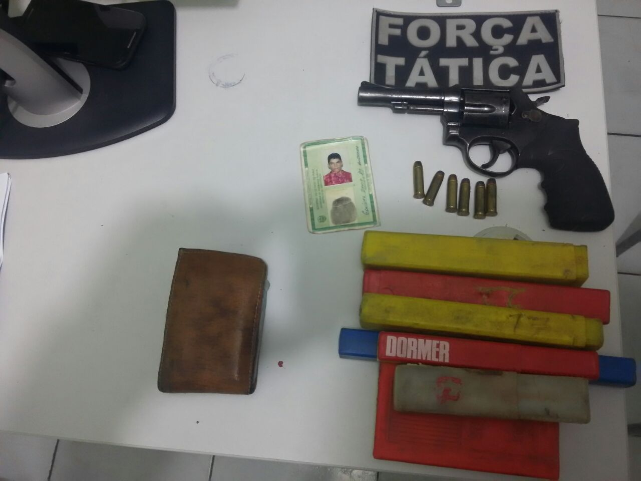 Material apreendido durante o cumprimento do mandado