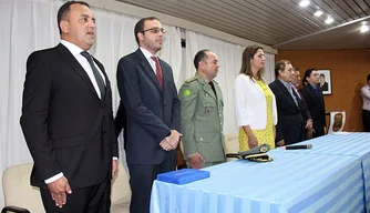 Cerimônia de posse do novo delegado da Polícia Federal em Parnaíba. (Carlos Aberto à esquerda).