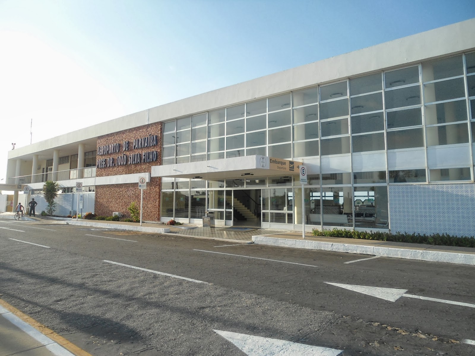 Aeroporto Internacional de Parnaíba, Prefeito Dr João Silva Filho.