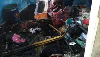 Incêndio em residência no bairro Piçarra