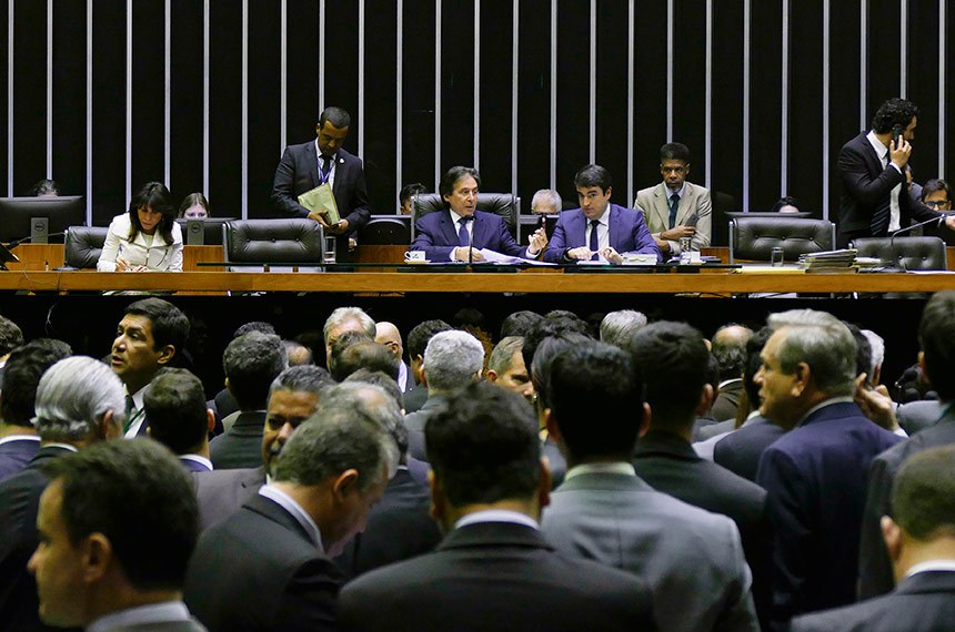 Congresso aprova LDO com controle sobre incentivo fiscal