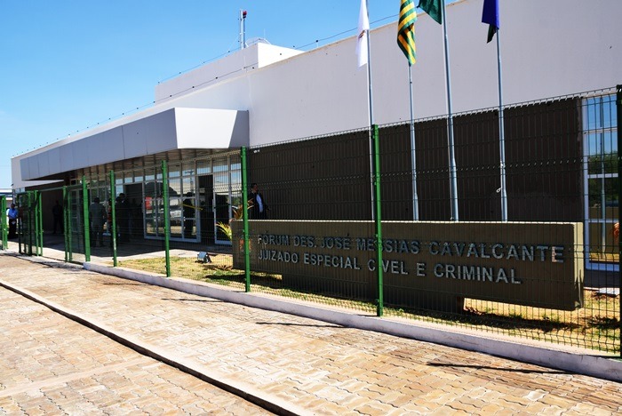 Fórum Desembargador José Messias Cavalcante, de Corrente.