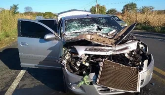 Chevrolet Cobalt envolvido na colisão