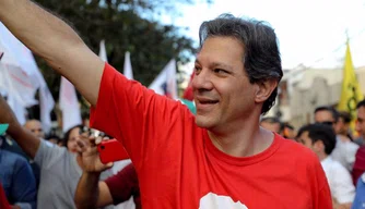 Fernando Haddad substitui Lula na disputa pela Presidência.