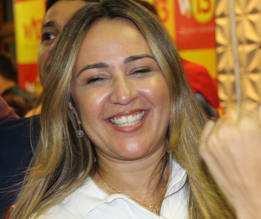 Deputada Rejane Dias.