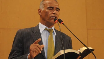 Pastor sargento Isidório diz que foi influenciado por fake news.