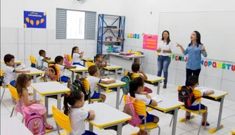 Prefeitura convoca 108 professores para Educação Infantil e anos iniciais do Ensino Fundamental.