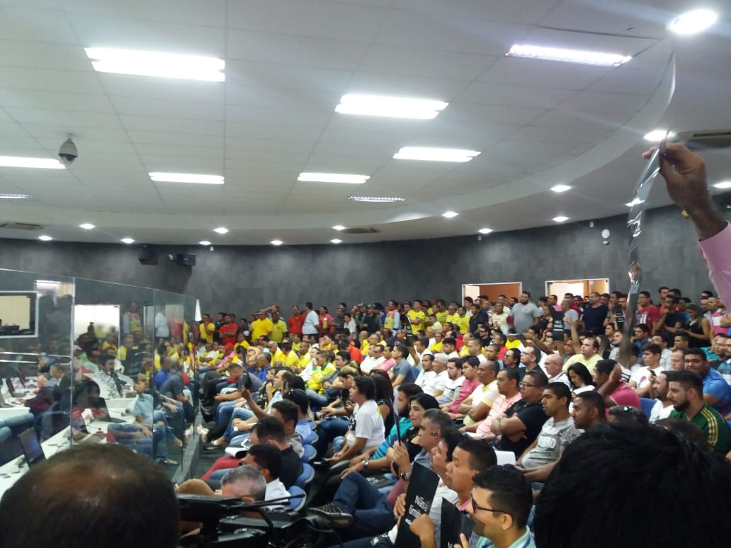 Protesto de motoristas de transporte por aplicativo na Câmara Municipal de Teresina