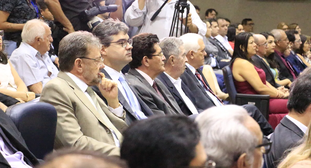 Ex-Governador Wilson Martins e Luciano Nunes(PSDB), prestigiam solenidade de posse do Presidente do TCE