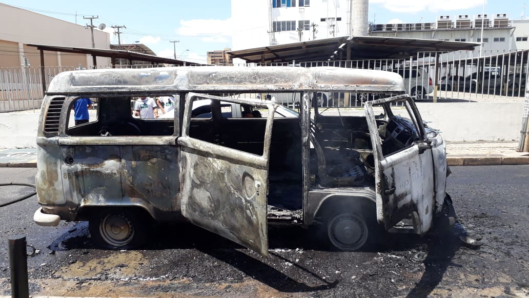 O incêndio aconteceu na manhã nesta quarta-feira (23)