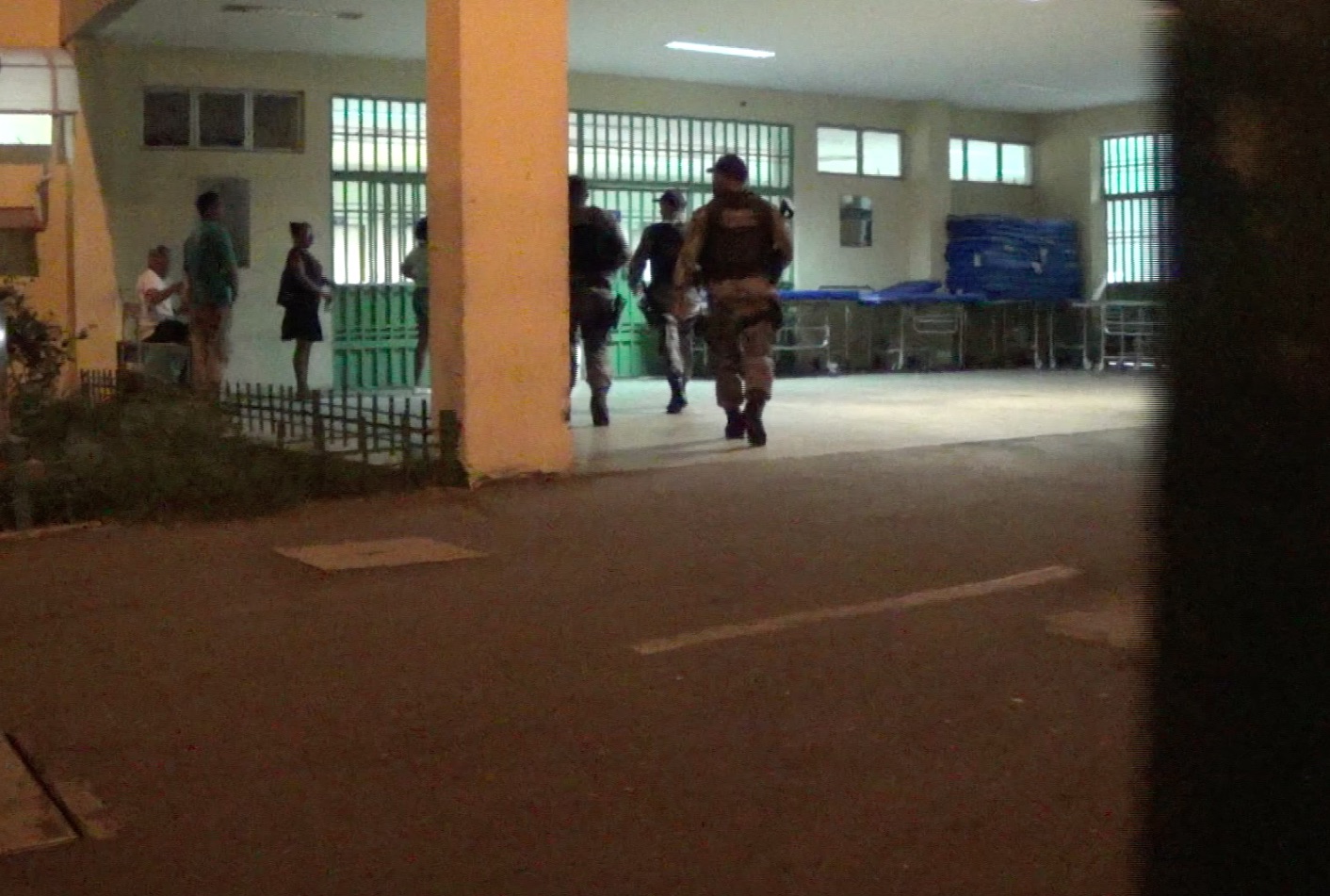 Policial e filho foram levados para o HUT