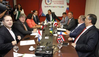 Governadores dos nove estados do Nordeste reúnem-se em Brasília.