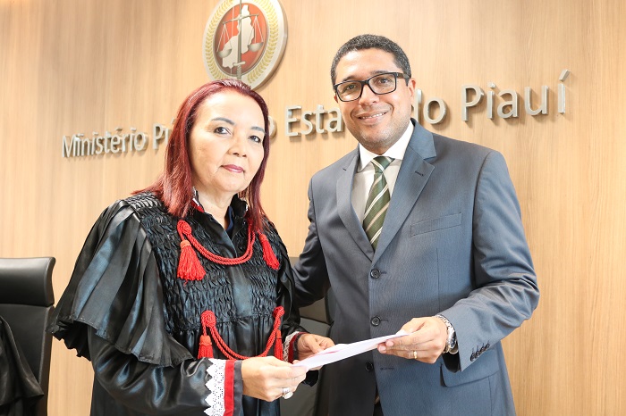 Conselho Superior formaliza vitaliciamento de Roberto Monteiro.