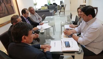 Wellington Dias se reuniu com o prefeito da cidade e o deputado Wilson Brandão para tratar sobre o tema.