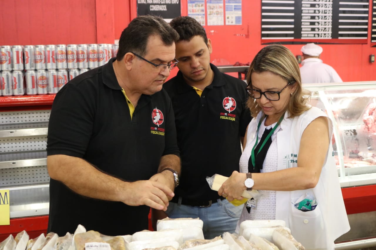 Procon realiza Operação Que a Semana Seja Santa em supermercados de Teresina.