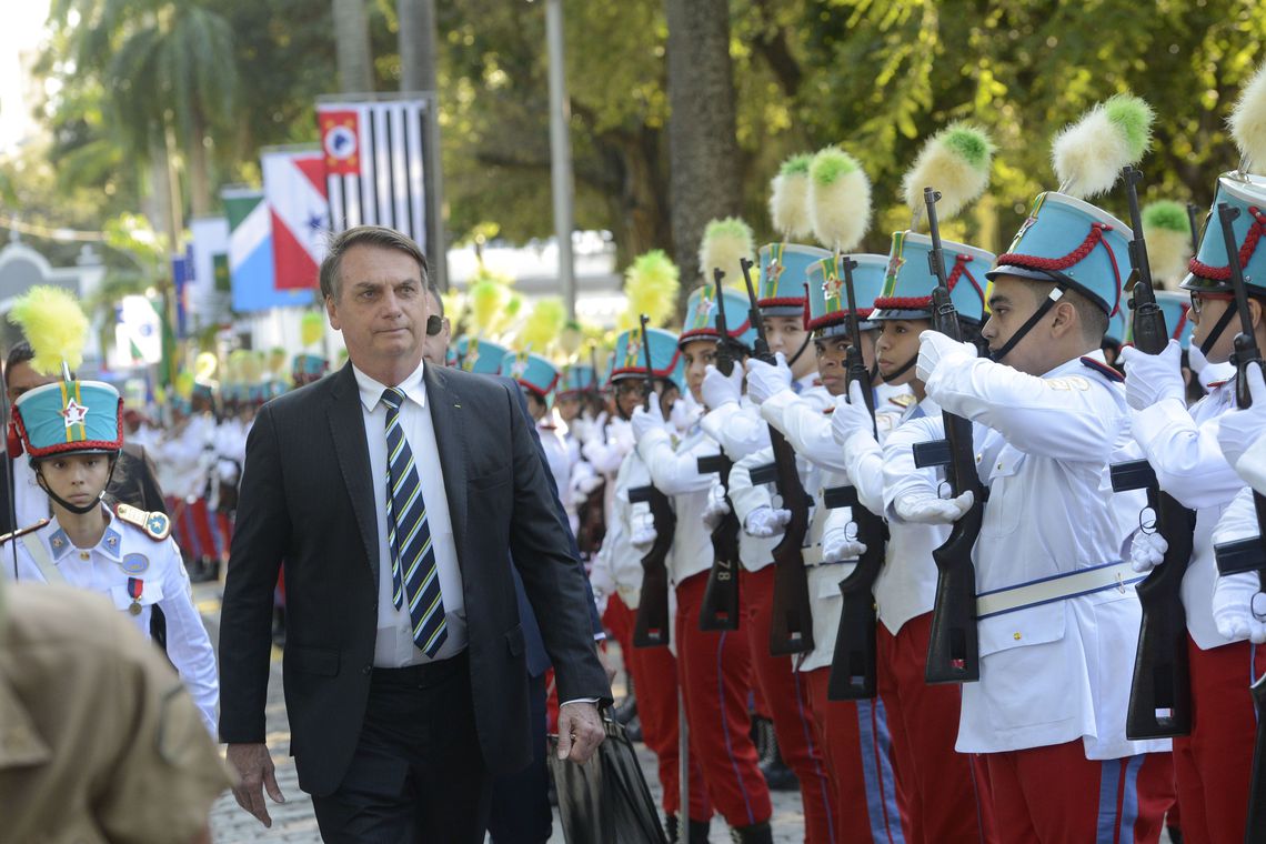 Jair Bolsonaro participou de comemoração dos 130 anos do Colégio Militar do Rio.
